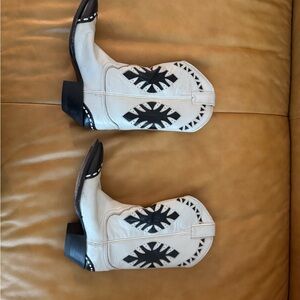 White and Black Western Cowboy Boots